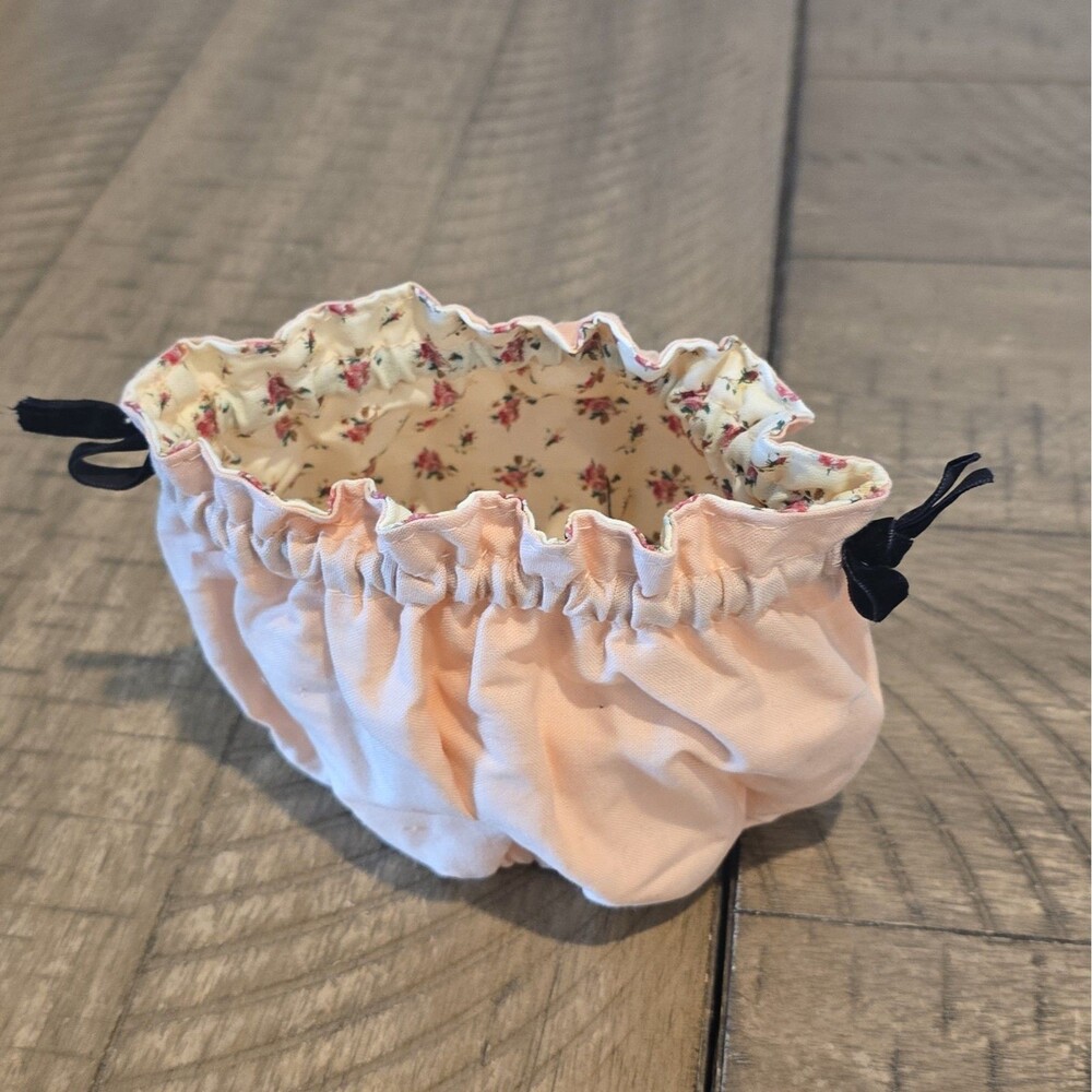 Gucci Beauty Pink Floral Drawstring Cosmetic Makeup Pouch Bag